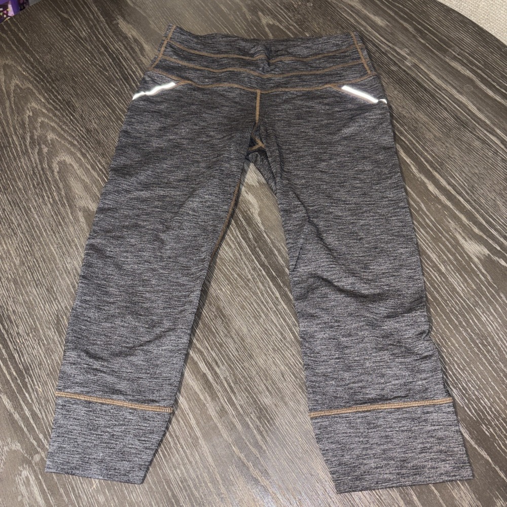 Athleta‎ Leggings Womens Small Gray Relay Capri Crop Yoga Running Active